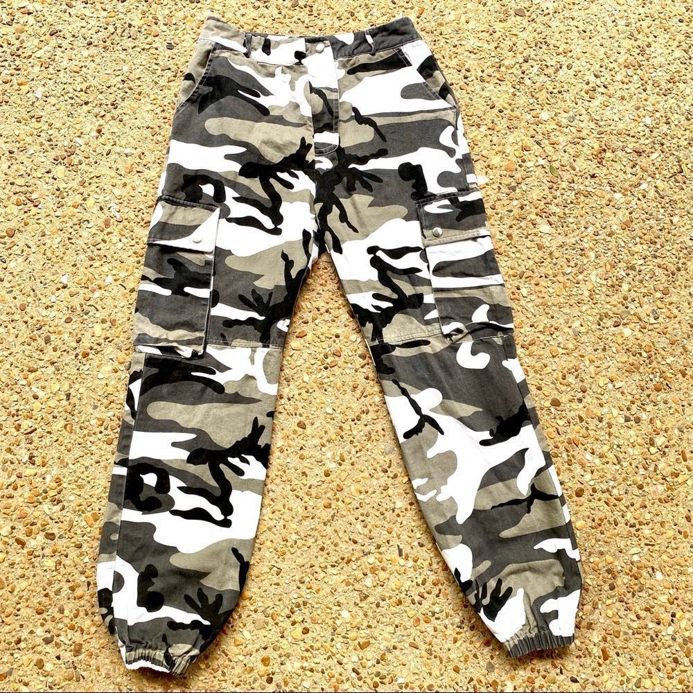 Princess Polly Gray & White Camo Cargo Joggers Size 8